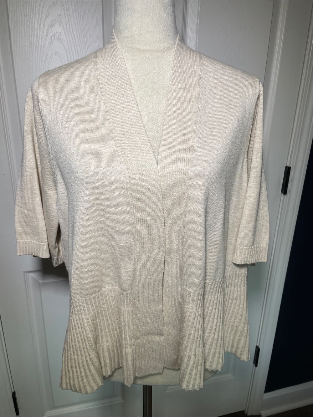 NWOT Isaac Mizrahi Cream Short-Sleeve Open Front Cardigan Size Large